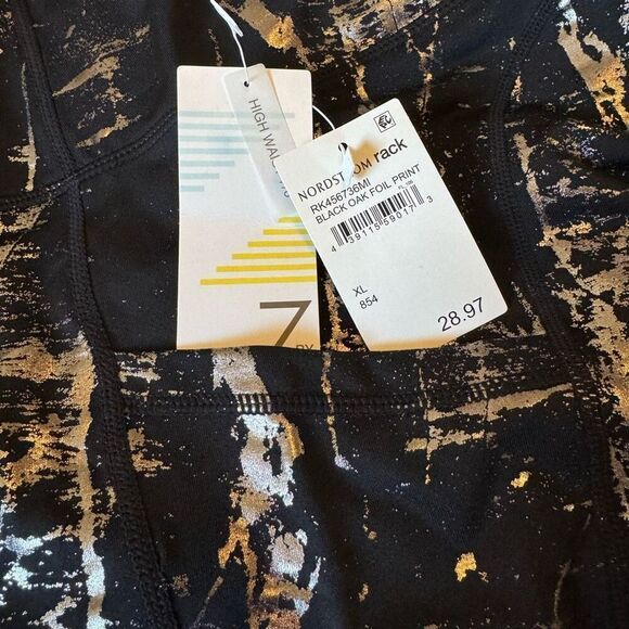 NWT Zella  black foil print 7/8 legging XL - Picture 4 of 5